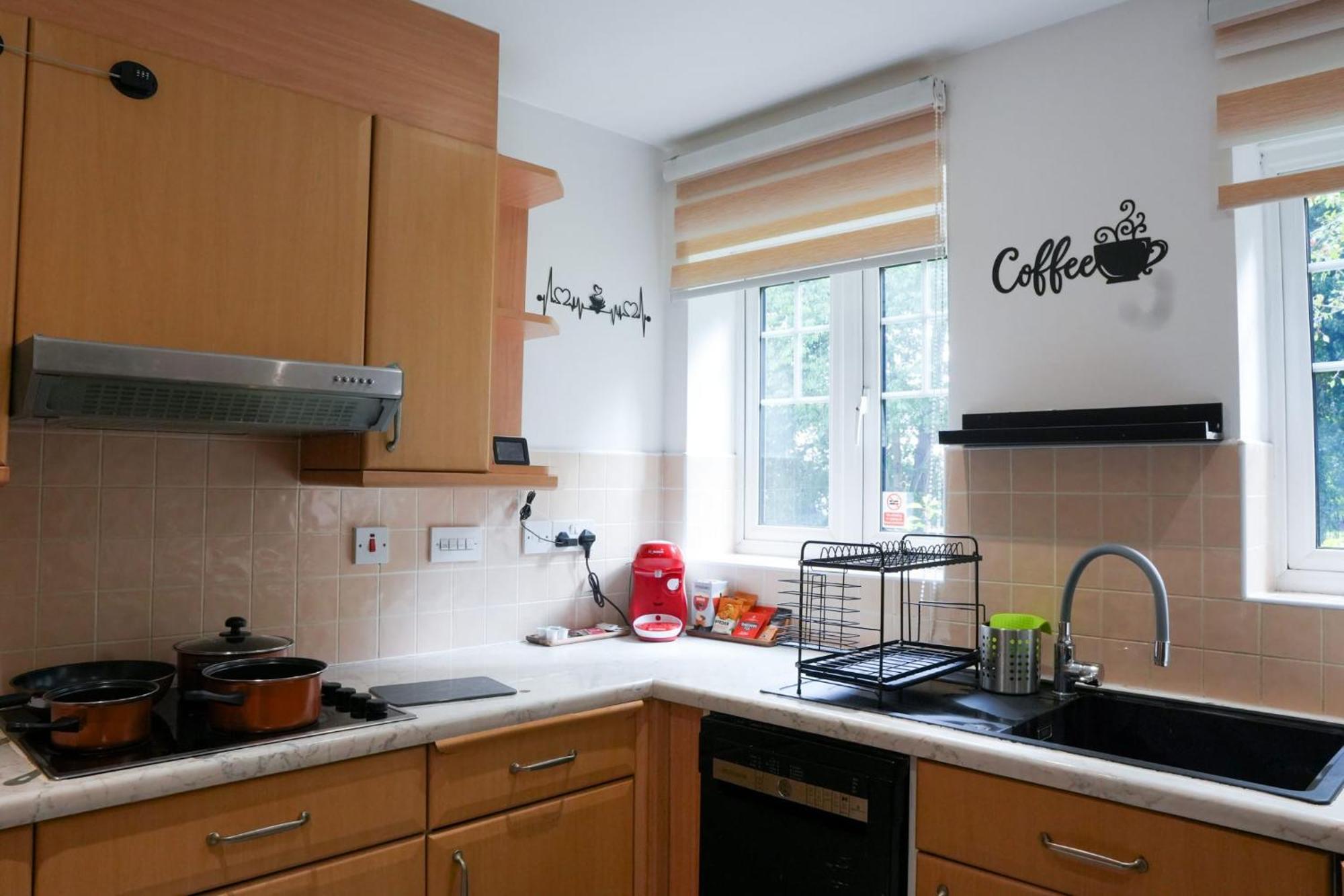 Whole 2-bed - Contractors, Professionals, Ulez Free, Free Parking, B'ham 10mins